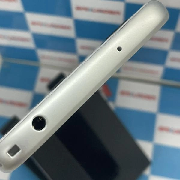 GRATINA KYV48 au 32GB ホワイト