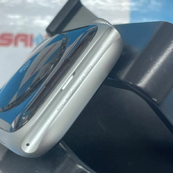 Apple Watch SE GPSモデル  44mm MKQ43J/A A2352