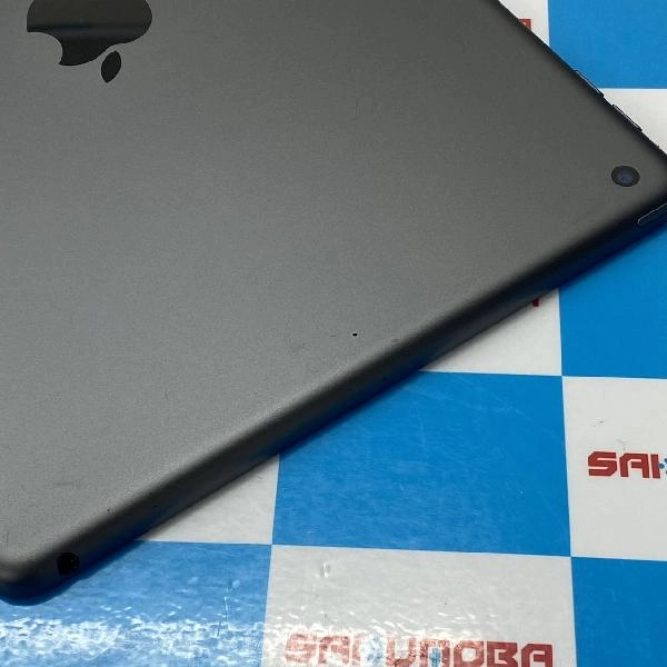 iPad 第8世代 Wi-Fiモデル 32GB MYL92J/A A2270 極美品