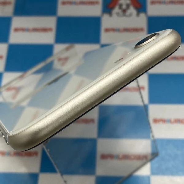 iPhoneSE 第3世代 docomo版SIMフリー 64GB MMYD3J/AA2782 美品