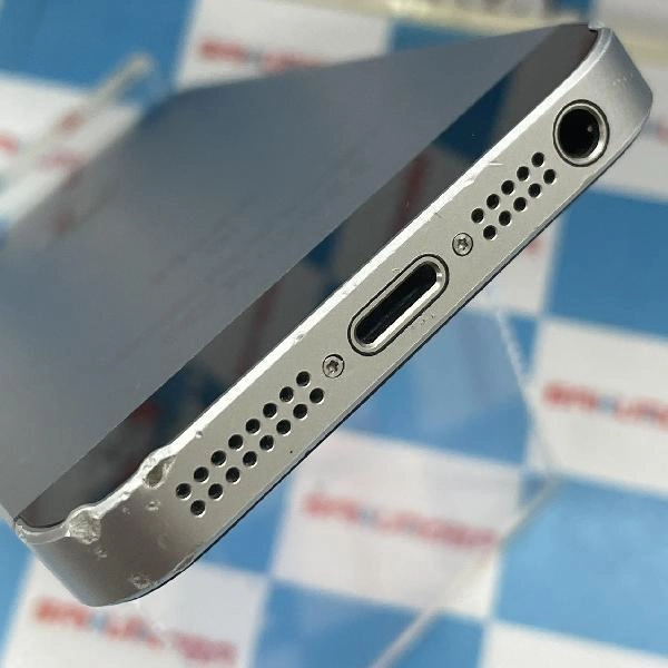 iPhoneSE Apple版SIMフリー 64GB NLM62J/A A1723