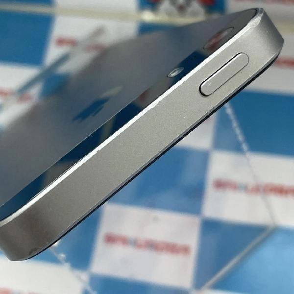 iPhoneSE Apple版SIMフリー 64GB NLM62J/A A1723