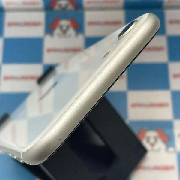 iPhoneSE 第2世代 au版SIMフリー 64GB MHGQ3J/A A2296 ホワイト