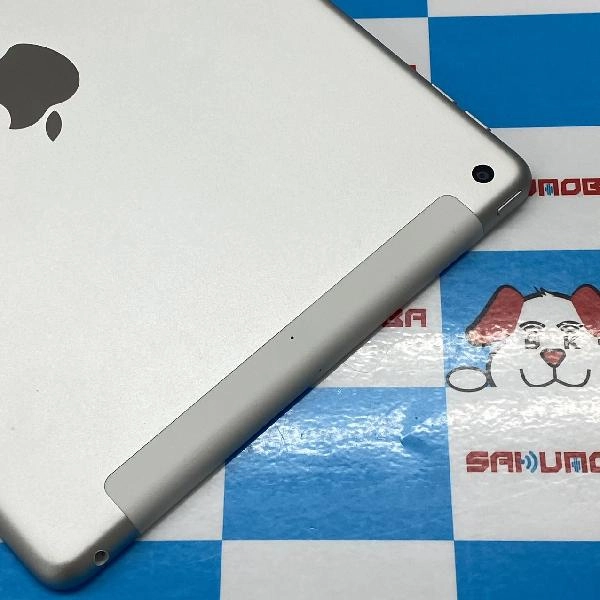 iPad 第7世代 docomo版SIMフリー 32GB MW6C2J/A A2198 極美品