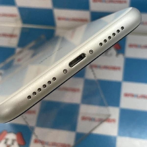 iPhoneXR au版SIMフリー 64GB MT032J/A A2106 極美品