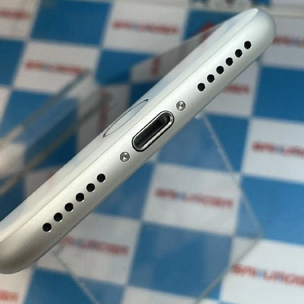 iPhone7 au版SIMフリー 32GB MNCF2J/A A1779 美品 シルバー