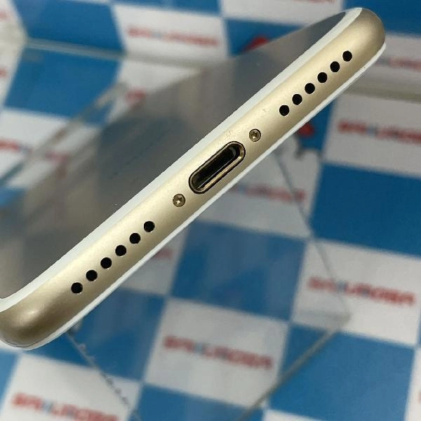 iPhone7 au版SIMフリー 32GB MNCM2J/A A1779 極美品 ゴールド