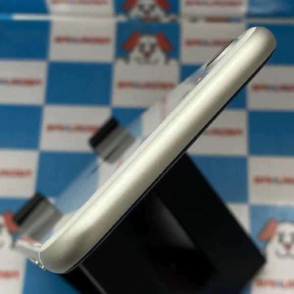 iPhoneSE 第2世代 au版SIMフリー 64GB MHGQ3J/A A2296 極美品 ホワイト
