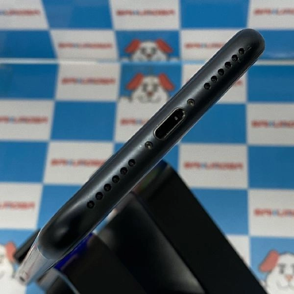 iPhoneSE 第3世代 au版SIMフリー 64GB MMYC3J/A A2782