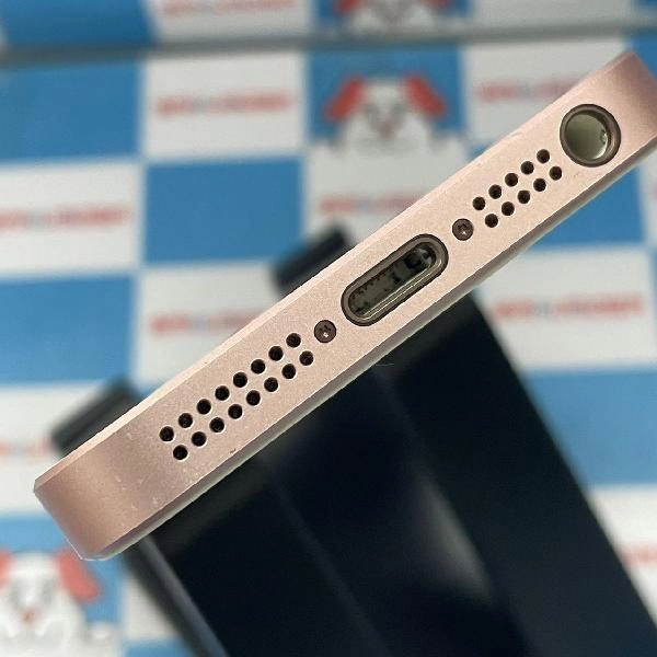 iPhoneSE au版SIMフリー 16GB MLXN2J/A A1723