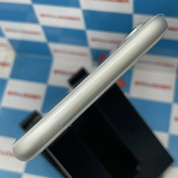 iPhone7 au版SIMフリー 32GB MNCF2J/A A1779 開封未使用品 シルバー