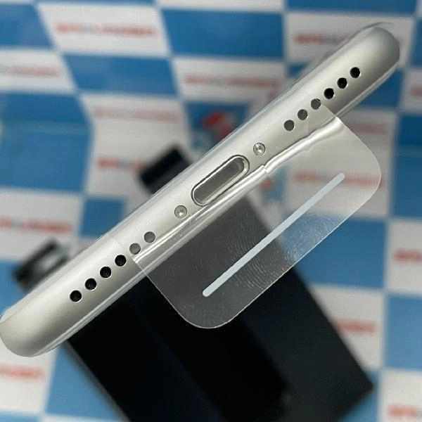 iPhone7 au版SIMフリー 32GB MNCF2J/A A1779 開封未使用品 シルバー