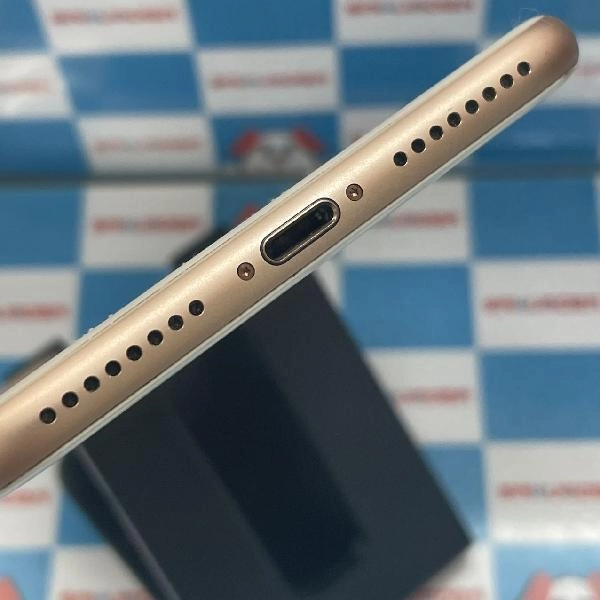 iPhone8 Plus au版SIMフリー 64GB MQ9M2J/A A1898 美品