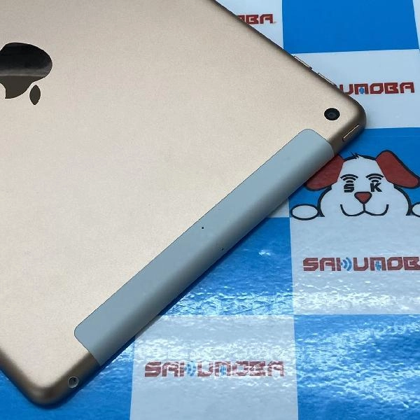 iPad 第7世代 au版SIMフリー 32GB MW6D2J/A A2198 極美品