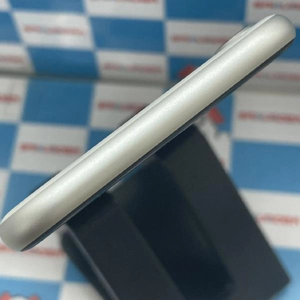 iPhoneSE 第2世代 Apple版SIMフリー 128GB MXD12J/A A2296 極美品 ホワイト