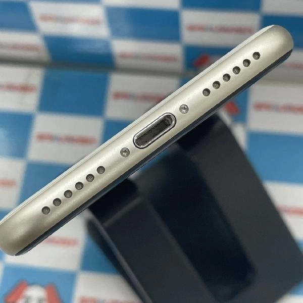 iPhoneSE 第3世代 SoftBank版SIMフリー 64GB MMYD3J/A A2782