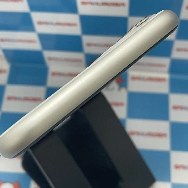 iPhone11 docomo版SIMフリー 128GB MWM22J/A A2221 ジャンク品 ホワイト