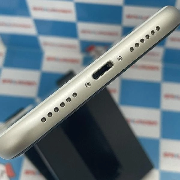 iPhone11 docomo版SIMフリー 128GB MWM22J/A A2221 ジャンク品 ホワイト