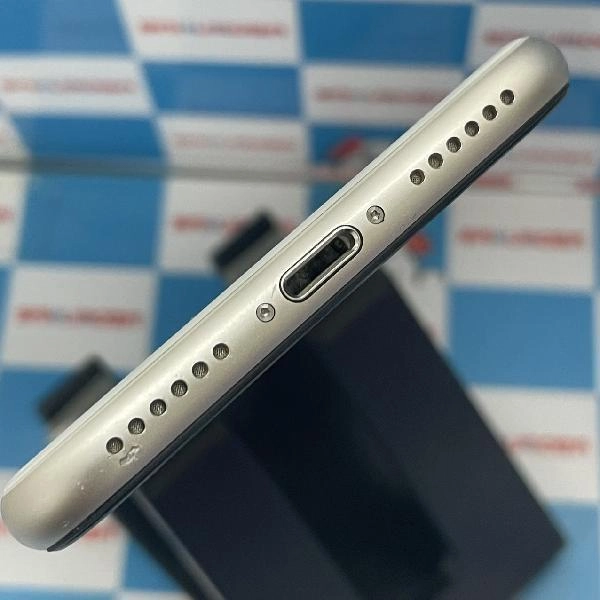 iPhoneSE 第3世代 SoftBank版SIMフリー 128GB MMYG3J/A A2782