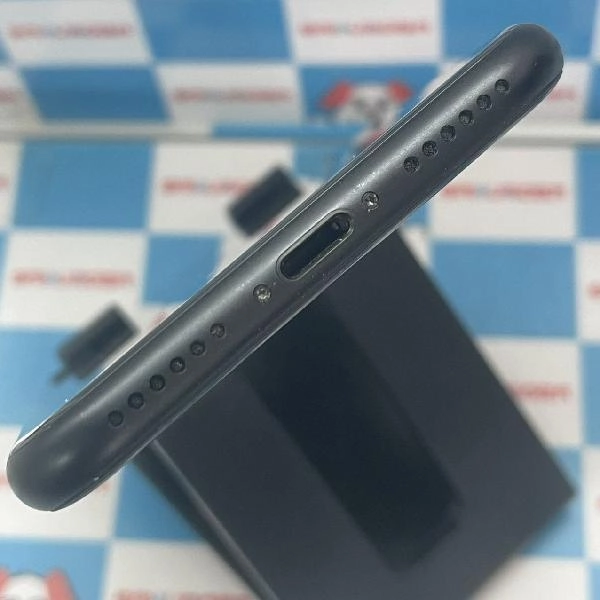 iPhoneSE 第2世代 au版SIMフリー 128GB MHGT3J/A A2296 極美品 ブラック