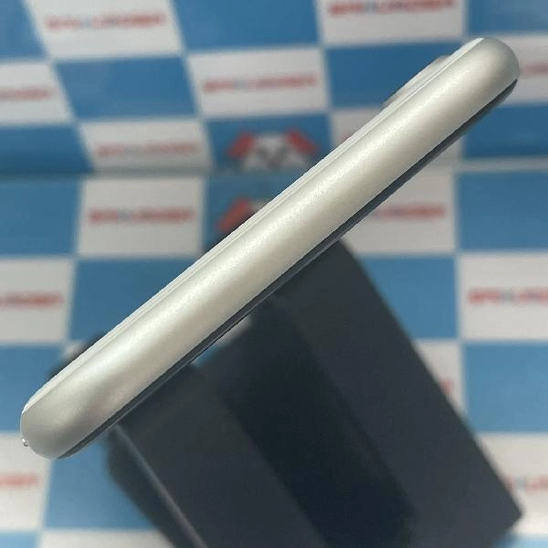 iPhoneSE 第2世代 au版SIMフリー 64GB MHGQ3J/A A2296 ホワイト