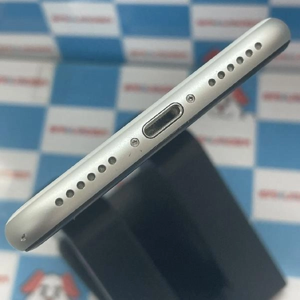 iPhoneSE 第2世代 au版SIMフリー 64GB MHGQ3J/A A2296 ホワイト