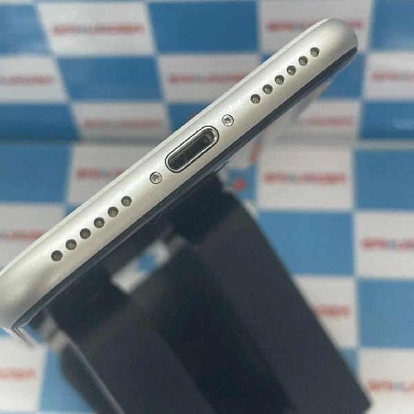 iPhoneSE 第2世代 au版SIMフリー 64GB MHGQ3J/A A2296 ホワイト
