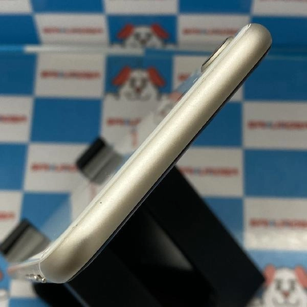 iPhoneSE 第3世代 au版SIMフリー 64GB MMYD3J/A A2782 極美品