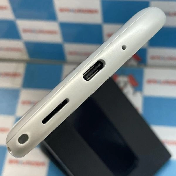 らくらくスマートフォン F-52B docomo 64GB 極美品