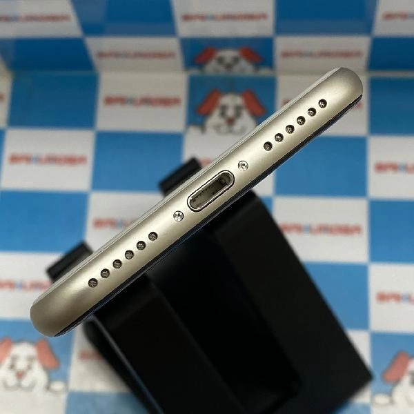 iPhoneSE 第3世代 Apple版SIMフリー 64GB MMYD3J/A A2782