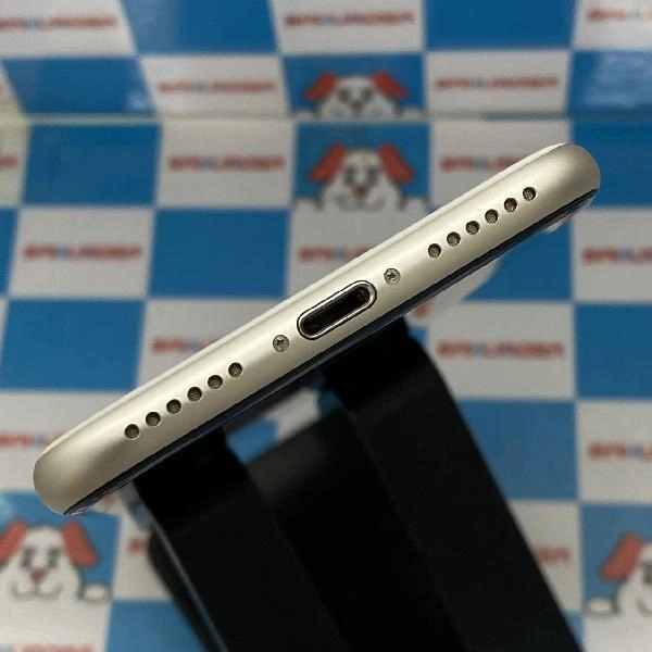 iPhoneSE 第3世代 au版SIMフリー 128GB MMYG3J/A A2782 極美品