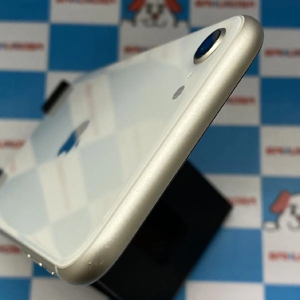 iPhoneSE 第3世代 docomo版SIMフリー 128GB MMYG3J/A A2782 美品