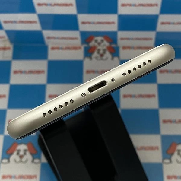 iPhone11 au版SIMフリー 64GB MWLU2J/A A2221 極美品 ホワイト