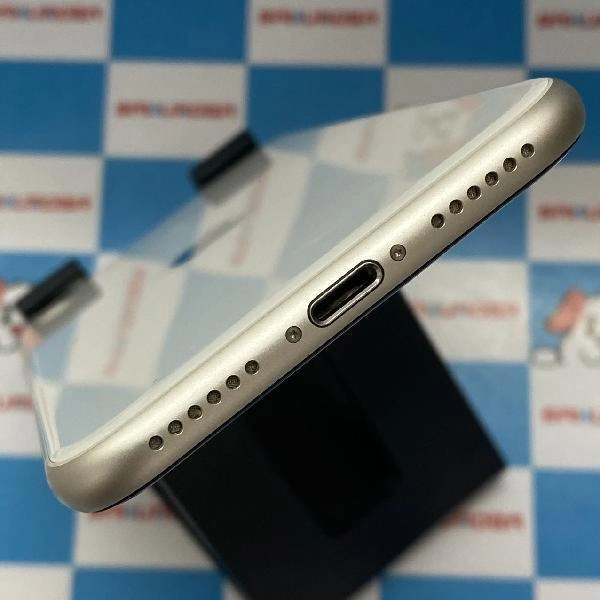 iPhoneSE 第3世代 au版SIMフリー 128GB MMYG3J/A A2782