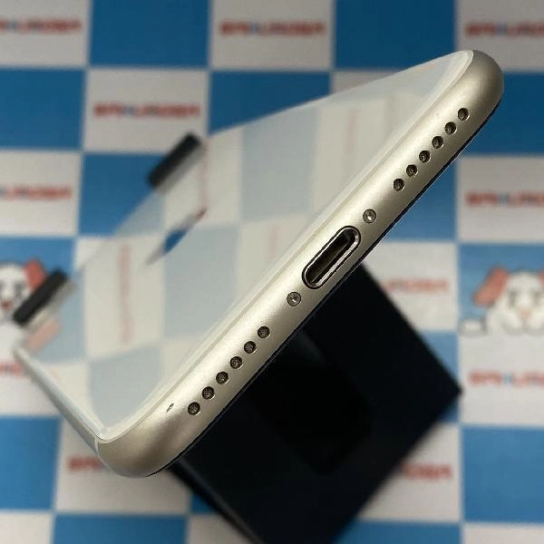 iPhoneSE 第3世代 au版SIMフリー 128GB MMYG3J/A A2782 極美品