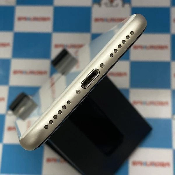 iPhoneSE 第3世代 au版SIMフリー 128GB MMYG3J/A A2782