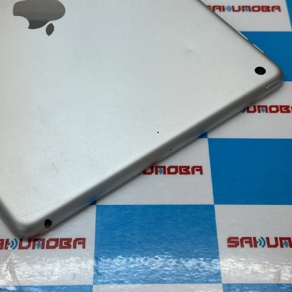 iPad 第8世代 Wi-Fiモデル 128GB MYLE2J/A A2270