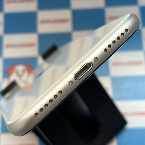 iPhoneSE 第2世代 docomo版SIMフリー 128GB MHGU3J/A A2296 開封未使用 ホワイト