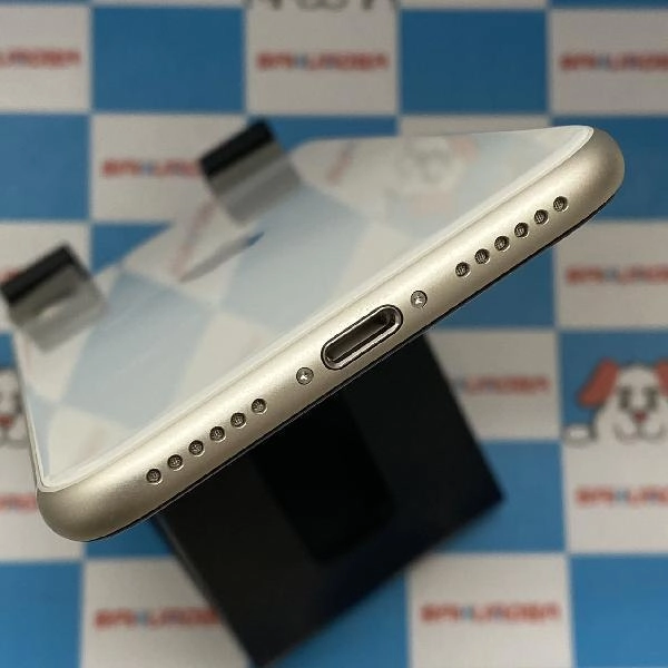 iPhoneSE 第3世代 SoftBank版SIMフリー 64GB MMYD3J/A A2782 新品同様