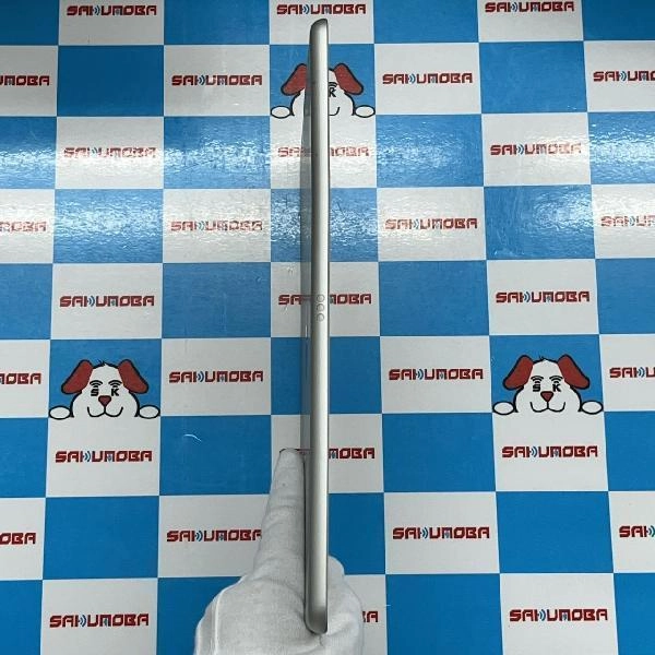 iPad 第8世代 Wi-Fiモデル 128GB MYLE2J/A A2270 シルバー