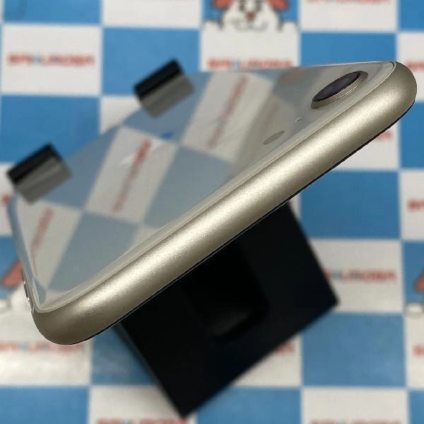 iPhoneSE 第3世代 au版SIMフリー 64GB MMYD3J/A A2782