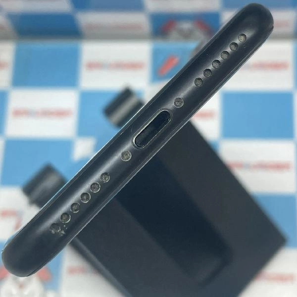 iPhoneSE 第2世代 SoftBank版SIMフリー 128GB MWM22J/A A2221 ジャンク品 ブラック