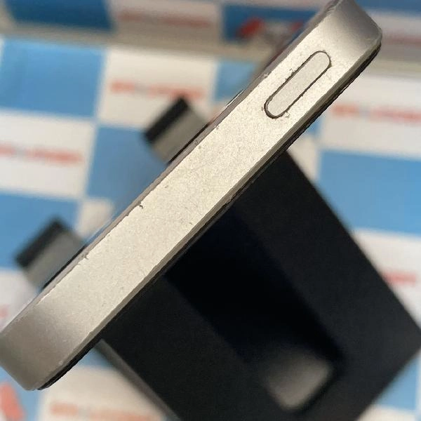 iPhoneSE SoftBank版SIMフリー 64GB MLM62J/A A1723