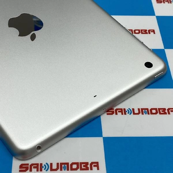 iPad mini 第3世代 Wi-Fiモデル 16GB MGNV2J/A A1599 新品同様品 シルバー