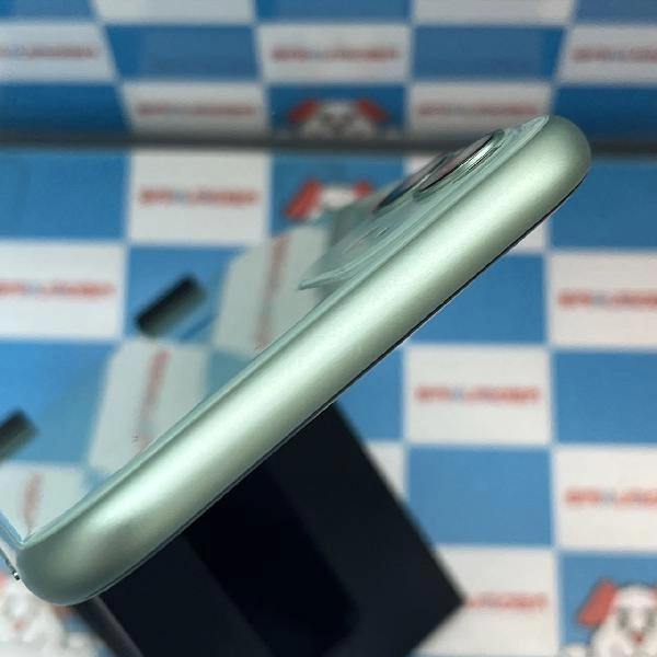 iPhone11 au版SIMフリー 128GB MWM62J/A A2221 極美品 グリーン