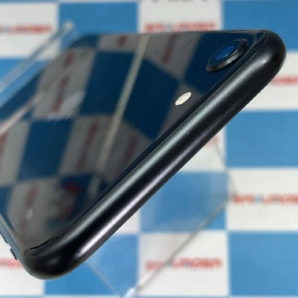 iPhoneSE 第3世代 docomo版SIMフリー 128GB MMYF3J/A A2782 極美品