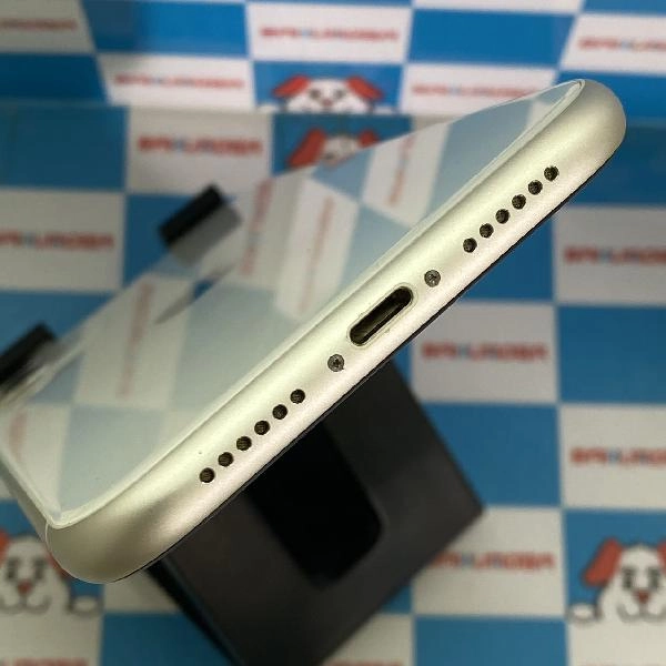 iPhone11 au版SIMフリー 64GB MWLU2J/A A2221 ホワイト