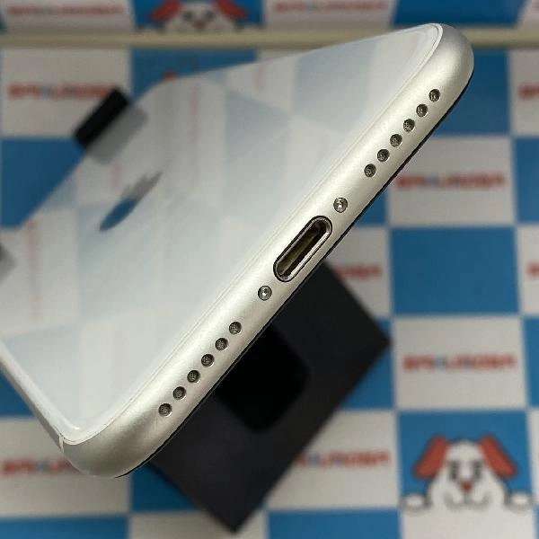 iPhoneSE 第2世代 Apple版SIMフリー 64GB MHGQ3J/A A2296 極美品 ホワイト