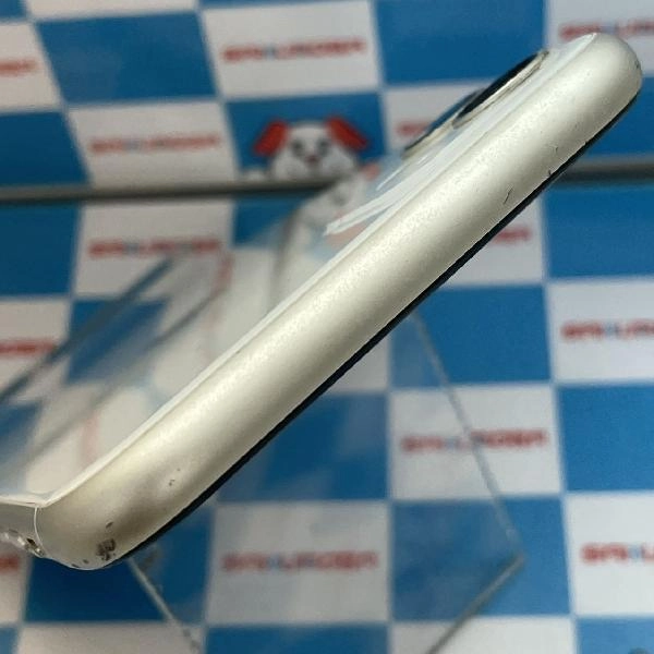 iPhone11 au版SIMフリー 64GB MWLU2J/A A2221 ジャンク品 ホワイト