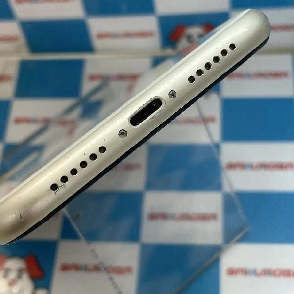iPhone11 au版SIMフリー 64GB MWLU2J/A A2221 ジャンク品 ホワイト